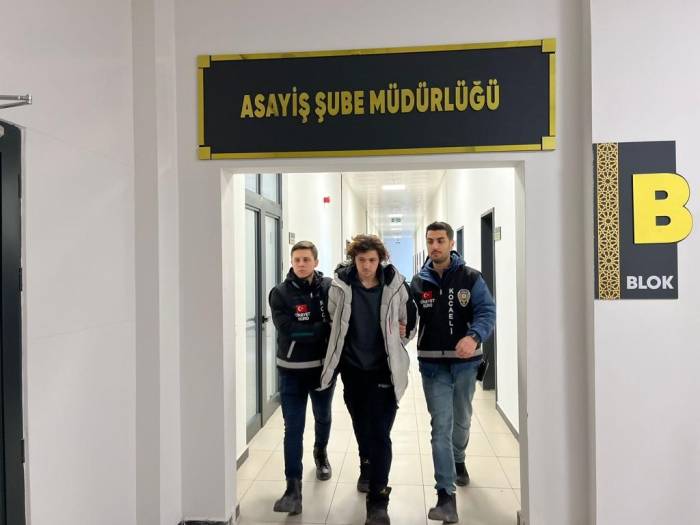 Kardeşini Göğsünden Bıçaklamıştı, Tutuklandı