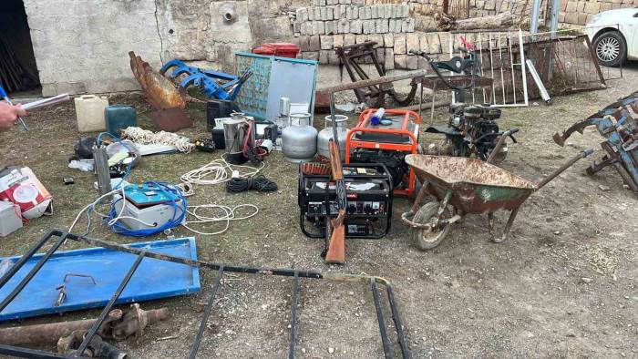 16 Bağ Evinden Hırsızlık Yapan Şahıs Yakalandı