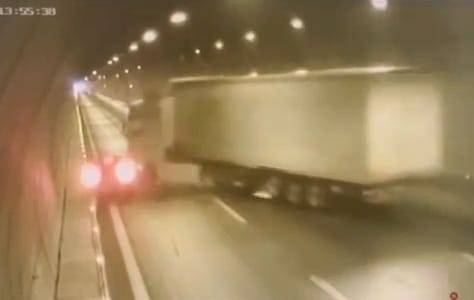 Otobandaki Kazada 2 Kişi Yaralandı