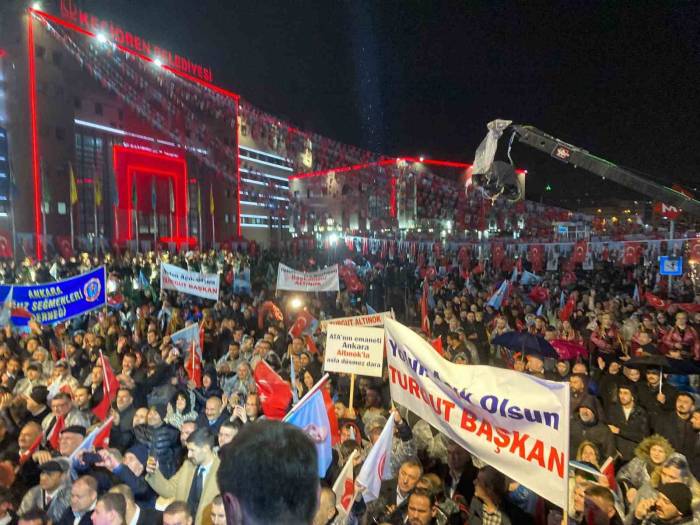 Ak Parti’nin Abb Adayı Altınok: "Londra Sokaklarında Gezen Değil, Ankara’nın Sokaklarında Gezen Bir Altınok Olacak"