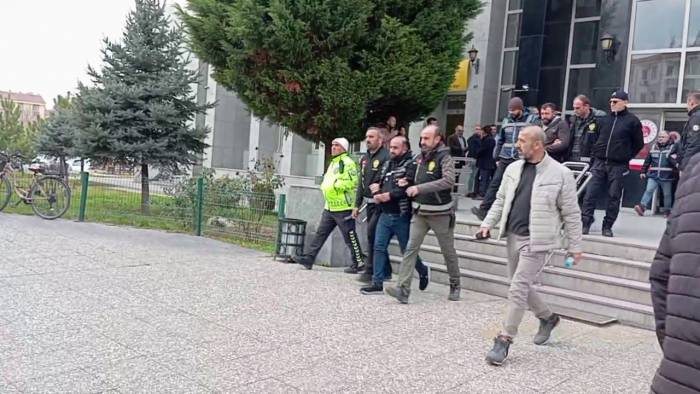 Ankara’da Araçtan 193 Bin Dolar Çalan Hırsızlar Çorum’da Yakalandı