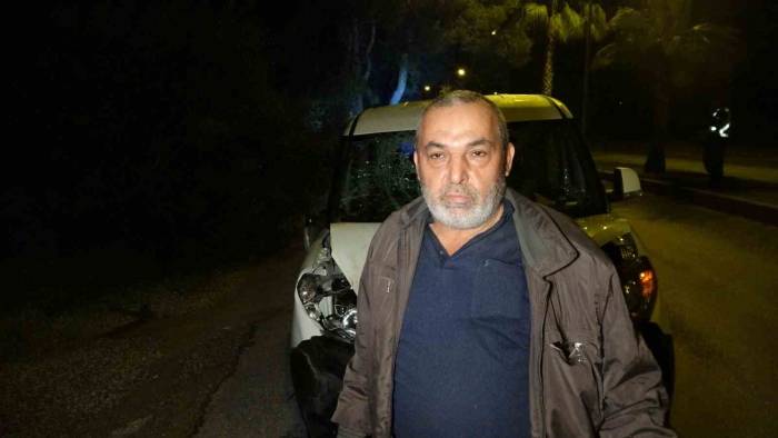 Başıboş Atla Çarpışan Araç Hurdaya Döndü