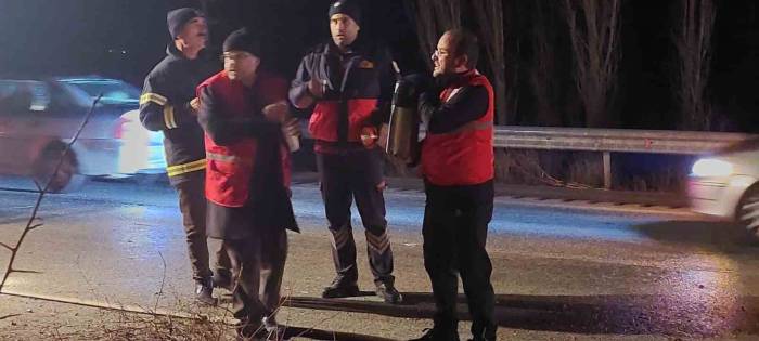 Yolda Mahsur Kalanlara Kumanya Yardımı