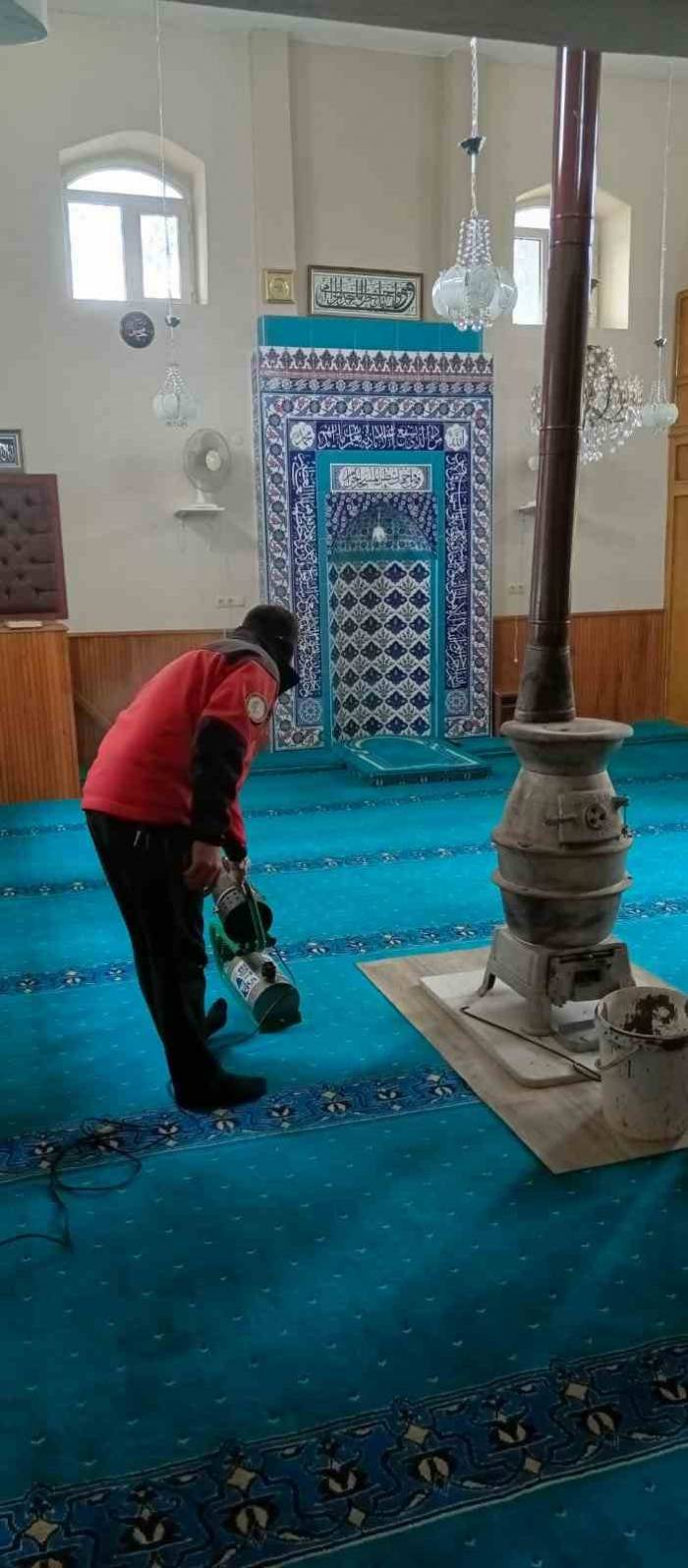 Odunpazarı Merkezdeki 103 Camiyi Dezenfekte Etti