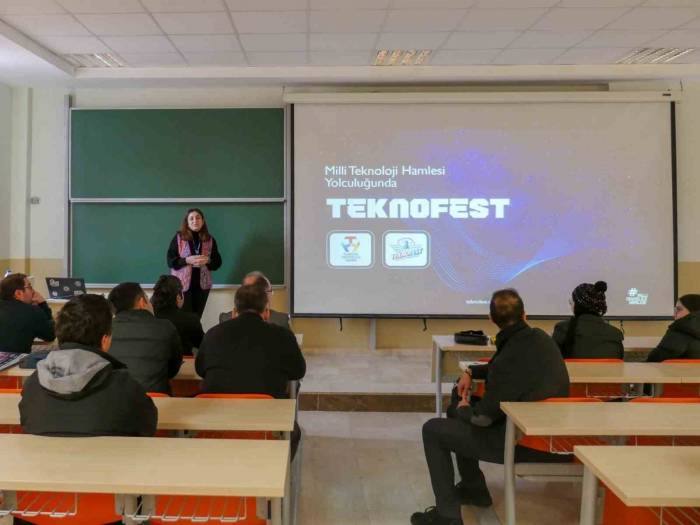 Teknofest Bilgilendirme Semineri Düzenlendi