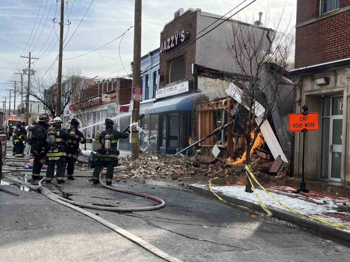 Abd’de Kreşin Tahliye Edilmesinden Dakikalar Sonra Binada Patlama
