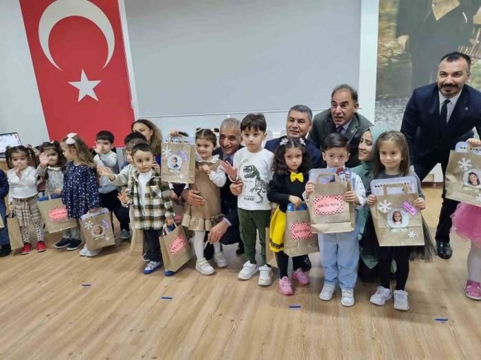 Gölbaşı Belediyesi Başkanı Şimşek, Öğrencilerin Karne Heyecanına Ortak Oldu