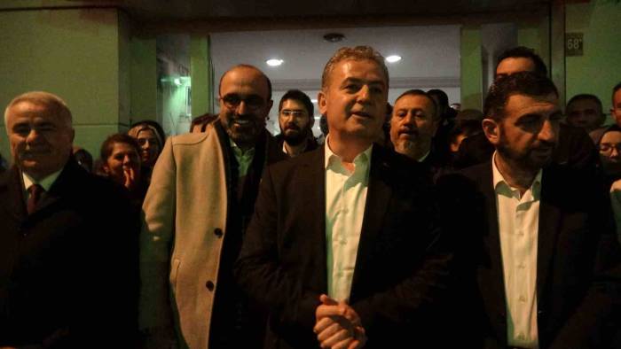 Burdur’da Ak Parti Belediye Başkan Adayı Şimşek’e Coşkulu Karşılama