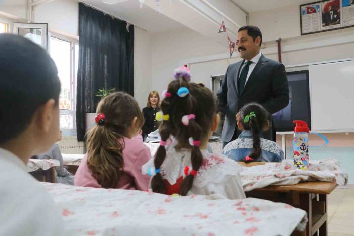 Depremin Vurduğu Hatay’da 398 Bin Öğrenci Karne Heyecanı Yaşadı