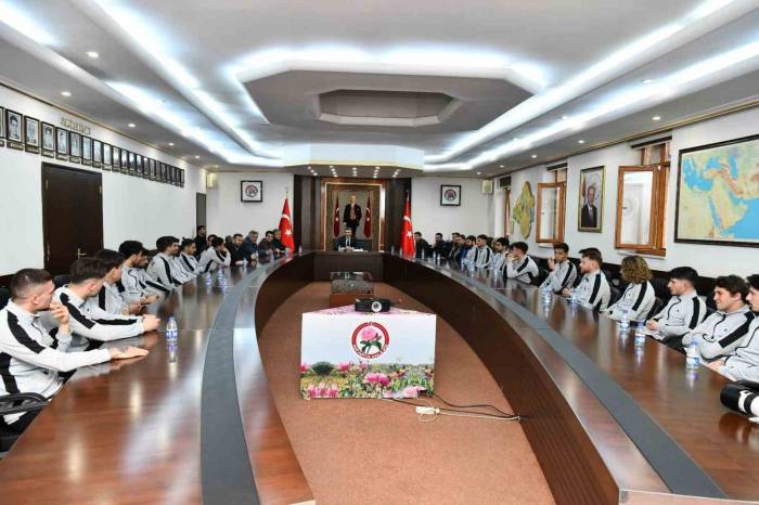 Vali Baruş: "Isparta 32 Spor’un Başarısı Isparta’nın Başarısı Demek "