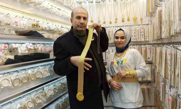 800 Bin Liralık Kemerin İmitasyonu 700 Liraya Satılıyor