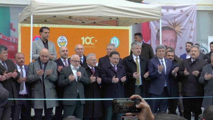 Vali Çiçek: “Spor, Gençlerimizi Zehirlemek İsteyenlere İnat Elimizi Taşın Altına Koymamız Gereken Bir Alan”