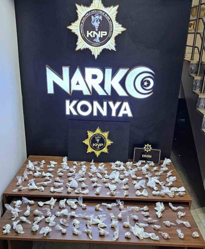 Şüphe Üzerine Durdurulan Şahsın Çantasından 1 Buçuk Kilo Uyuşturucu Çıktı