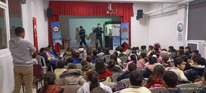 Eskişehir Emniyet Müdürlüğü 62 Okulda 7 Bin 983 Öğrenciyle Buluştu