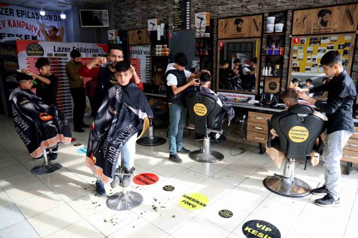 Takdir Ve Teşekkür Belgesi Alan Öğrencilere 3 Gün Ücretsiz Tıraş