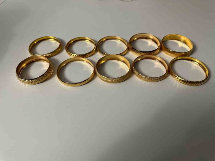 Ataşehir’de Silahlı Kuyumcu Soygunu Kamerada