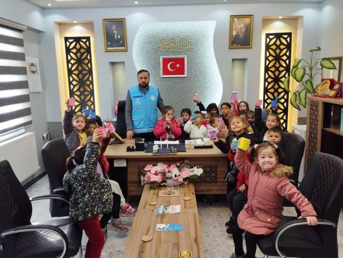 Balıkesirli Miniklerden Gazze’ye Anlamlı Bağış