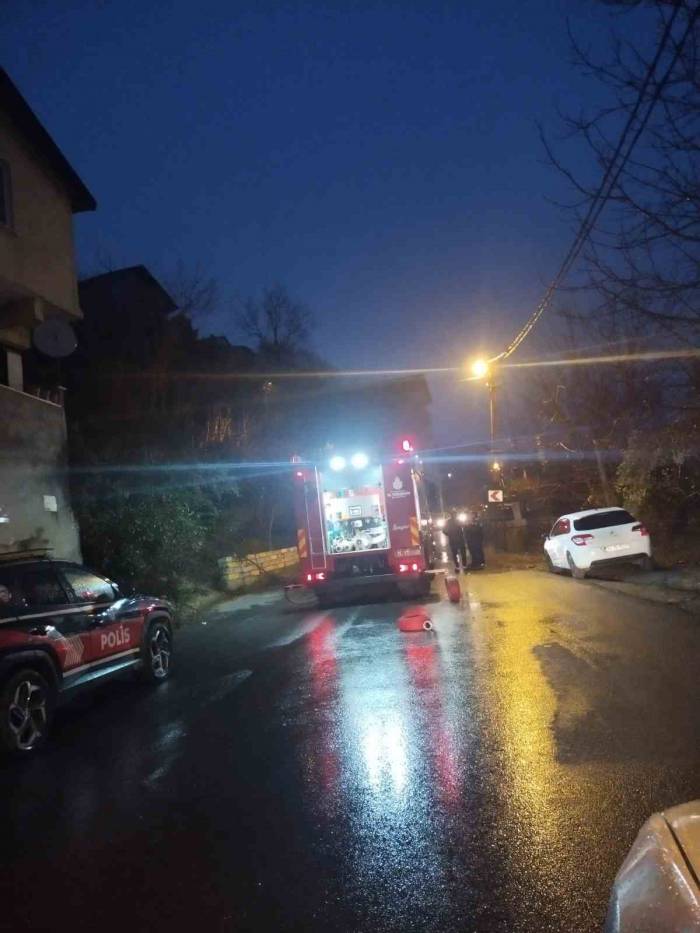 Beykoz’da Gecekondu Alevlere Teslim Oldu