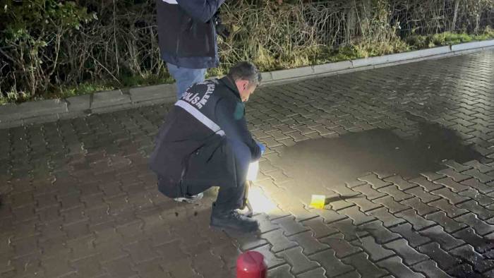 Eğlence Mekanı Çıkışında Silahlı Kavga: 1 Yaralı