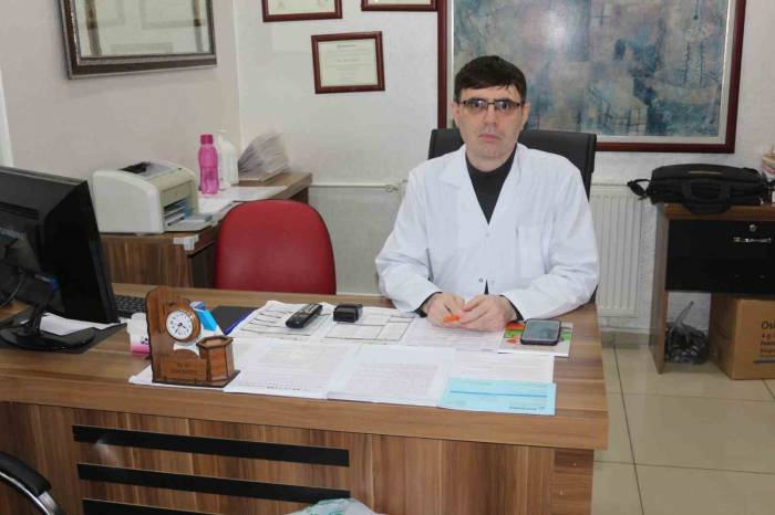 78 Yaşındaki Hastanın Safra Kesesinden Yüzlerce Taş Çıktı