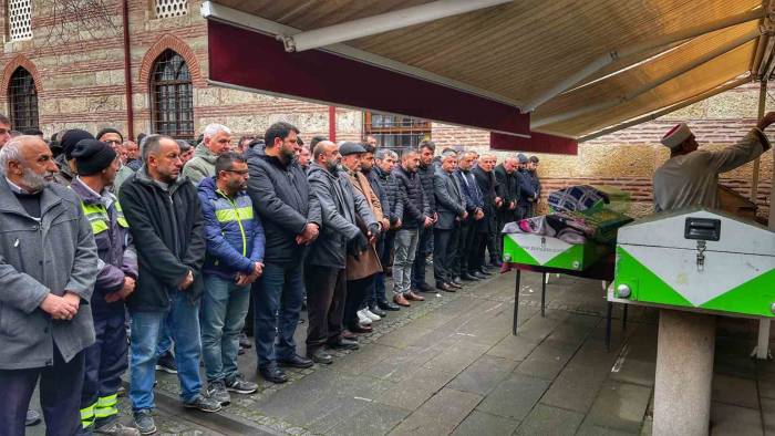 Feci Kaza Hayatlarını Kaybeden Aile Son Yolculuğuna Uğurlandı