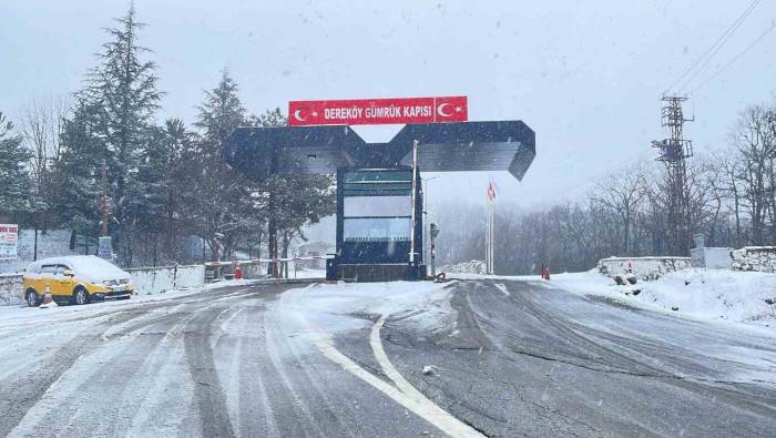 Kırklareli’nin Yüksek Kesimlerinde Kar Etkili Oluyor