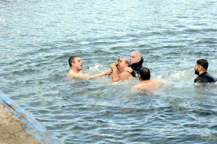 Patrik Tirilye’de Haç Attı Havarileri Çıkardı