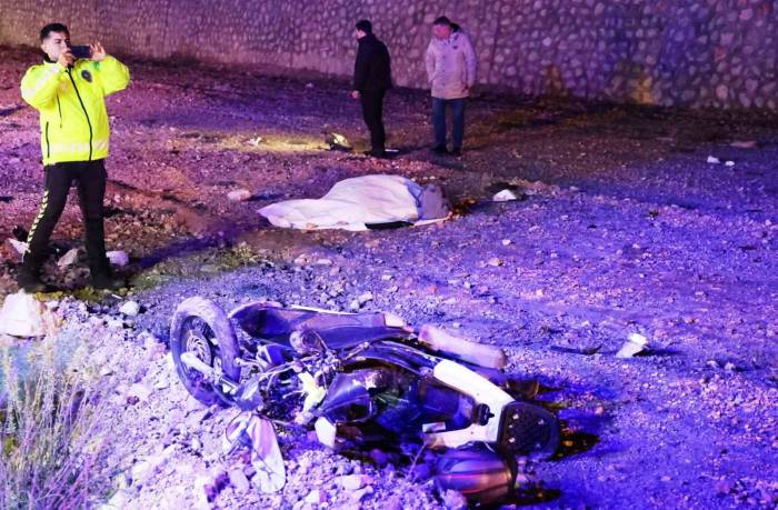 Bodrum’da Feci Kaza: Alkollü Sürücünün Çarptığı Motosikletli Genç Kız Hayatını Kaybetti