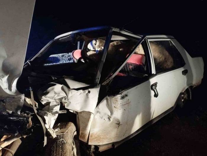 Tofaş’ın Hurdaya Döndüğü Kazada 3 Kişi Yaralandı