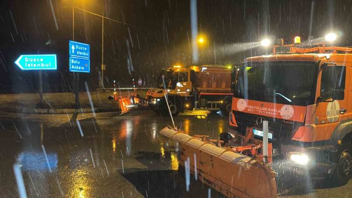 Bolu Dağı’nda Kar Ve Sis Etkili Oluyor