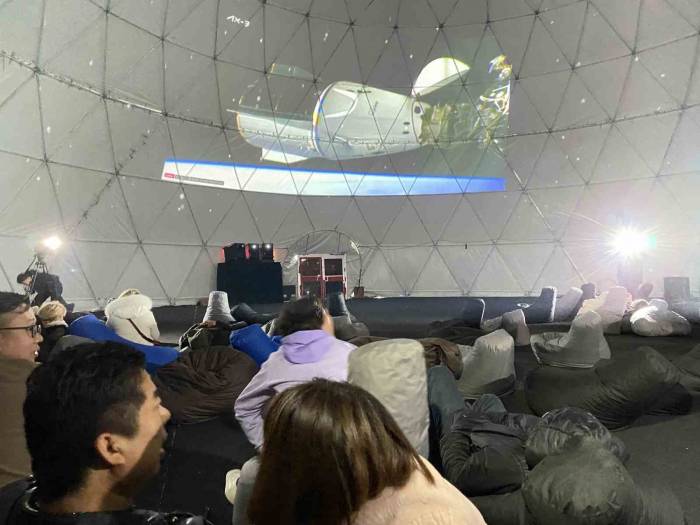 Taksim Meydanı’nda Uzay İstasyonu’nda Alper Gezeravcı Canlı Takip Edildi