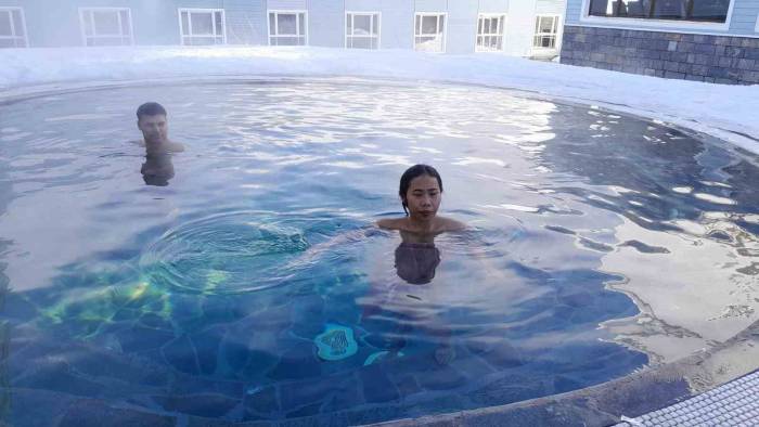 Uludağ’da Karların Ortasında Hamam Keyfi