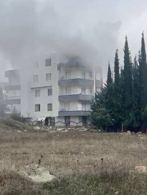 Çatıda Çıkan Yangın Korkuttu