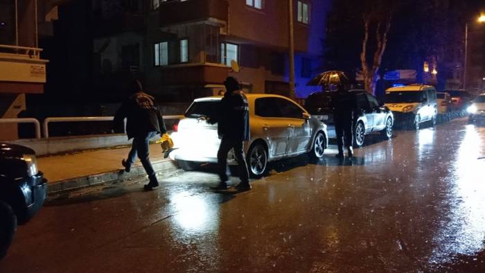 Sokak Ortasında Silahlı Saldırıya Uğrayan Kişi Ağır Yaralandı