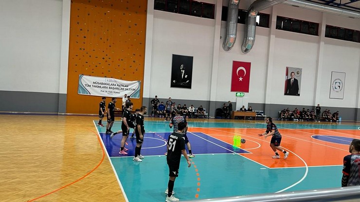 guneysu-spor-turkiye-erkekler-hentbol-1-ligi-a-grubu-9-hafta-macinda-deplasmanda-tokat-hentbolu-35-28-yendi-2.jpg