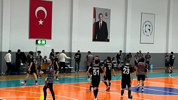 guneysu-spor-turkiye-erkekler-hentbol-1-ligi-a-grubu-9-hafta-macinda-deplasmanda-tokat-hentbolu-35-28-yendi-3.jpg