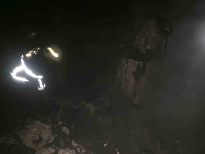 Apartmanın Çatısı Alevlere Teslim Oldu O Anlar Kamerada