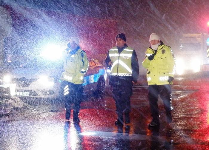 Kar Yağışı Balkanlar’dan Yurda Girdi: Göz Gözü Görmüyor