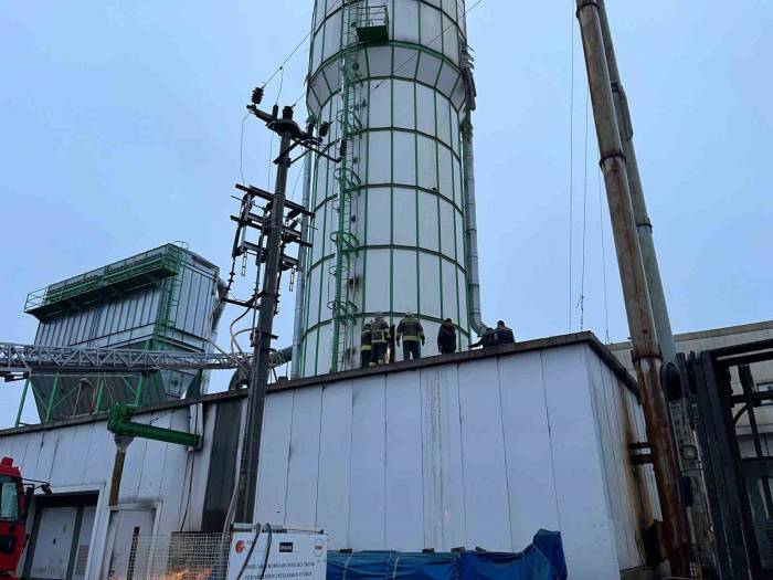 Sivas’ta Mobilya Fabrikasında Patlama: 1’i Ağır 2 Yaralı