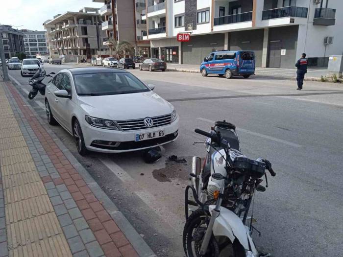 Alanya’da Devrilen Motosiklet Sürücüsü Yaralandı