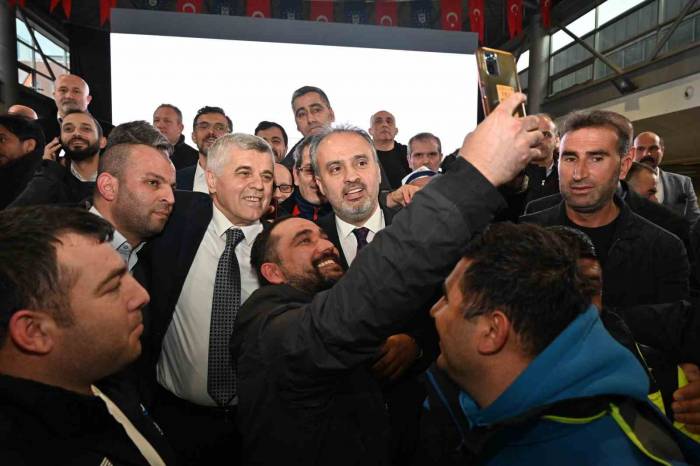 Bursa Büyükşehir’de Toplu Sözleşme Sevinci