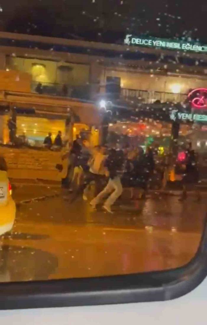 Bursa’da Tekme Ve Yumrukların Havada Uçuştuğu Kavgalar Kamerada