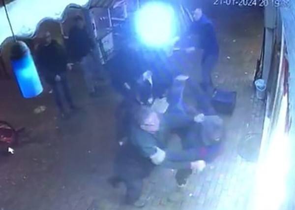 Çivili Sopaların Kullanıldığı Kavga Kamerada