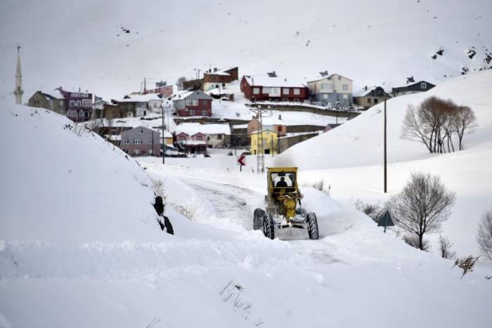 Erzincan’ın Yüksek Kesimlerinde Kar Yağışı Etkili Oldu