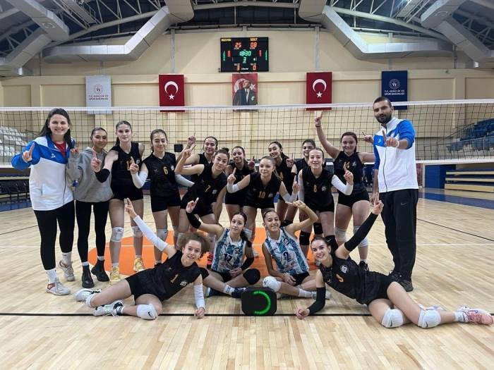 Gelenek Değişmedi, “Bizim Kızlar” Yine Bilecik Şampiyonu Oldu