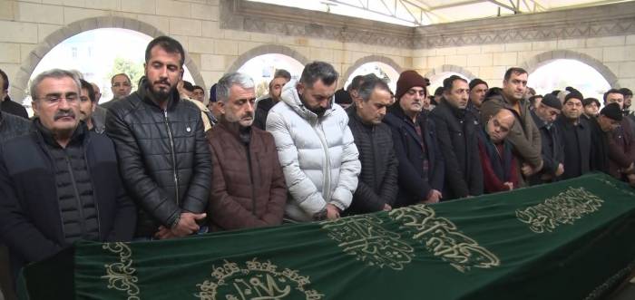 İzmir’deki ‘Laf Atma’ Kavgasında Hayatını Kaybeden Şahıs, Memleketi Elazığ’da Toprağa Verildi