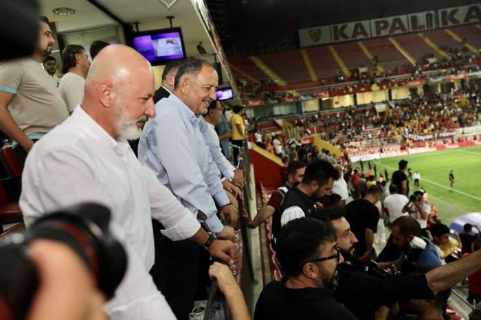 Başkan Çolakbayrakdar’dan Kayserispor’a Destek