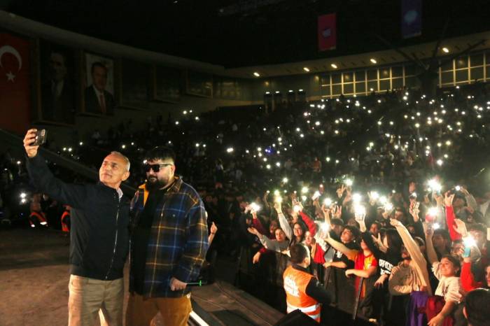 Küçükçekmece’de Müzik Festivalinde Gençler Müziğe Doydu