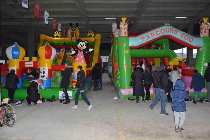 Lapseki’de Ara Tatil Çocuk Şenliği Başladı