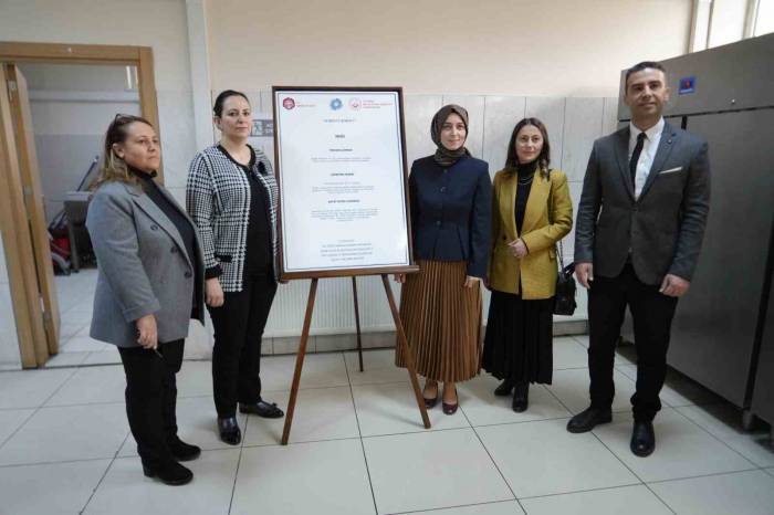 Çocuk Bakım Kuruluşlarında Kalan Çocuklar Marifetlerini Sergiledi